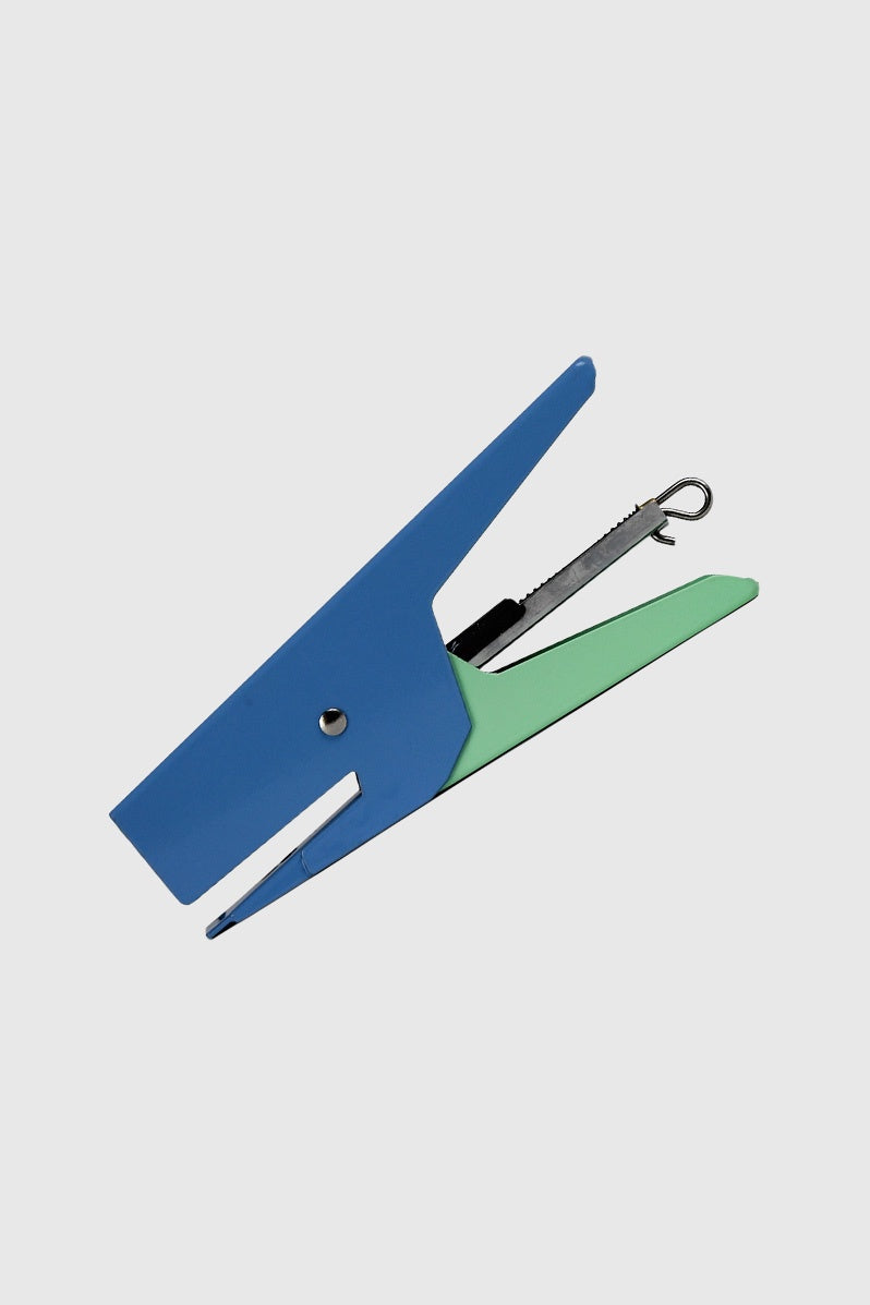 L'AGRAFEUSE | The Stapler