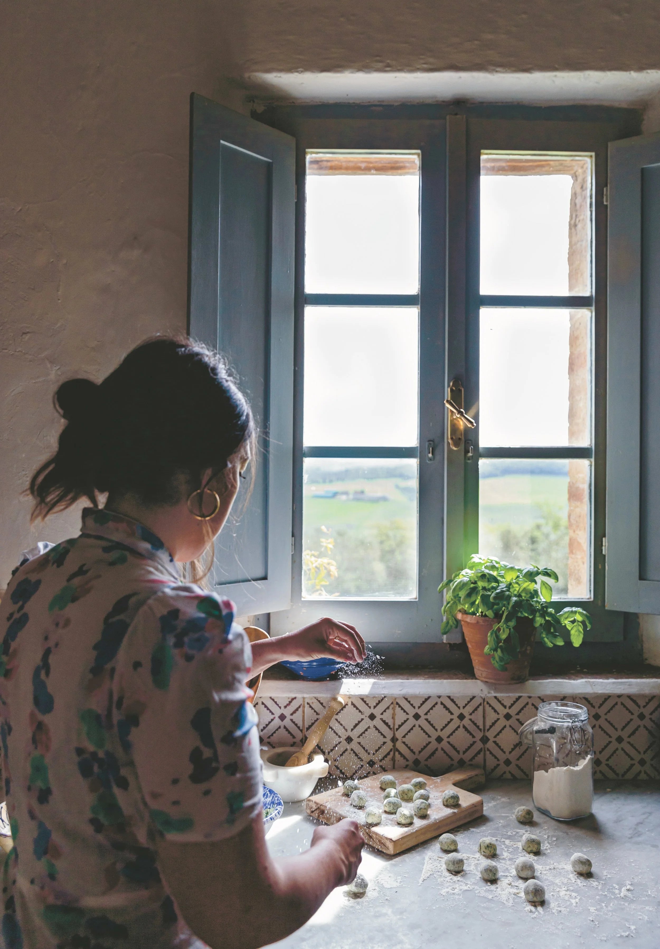 Otto's Corner Store - A House Party in Tuscany - Amber Guinness