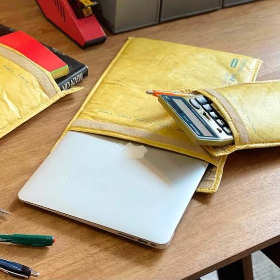 Otto's Corner Store - Dulton | Padded Envelope Laptop Bag - Yellow