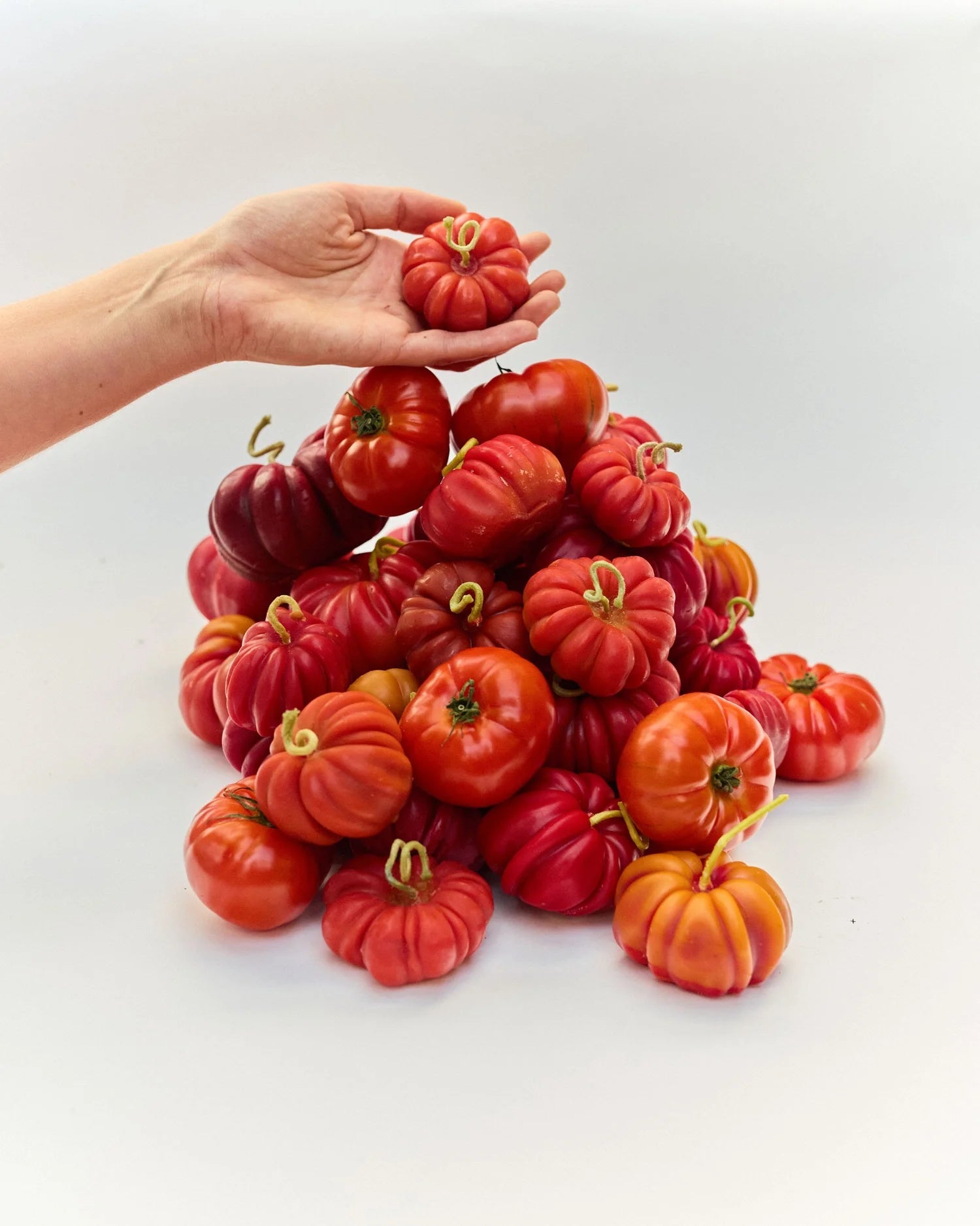 Otto's Corner Store - Heirloom Tomato | Handmade Beeswax Candle