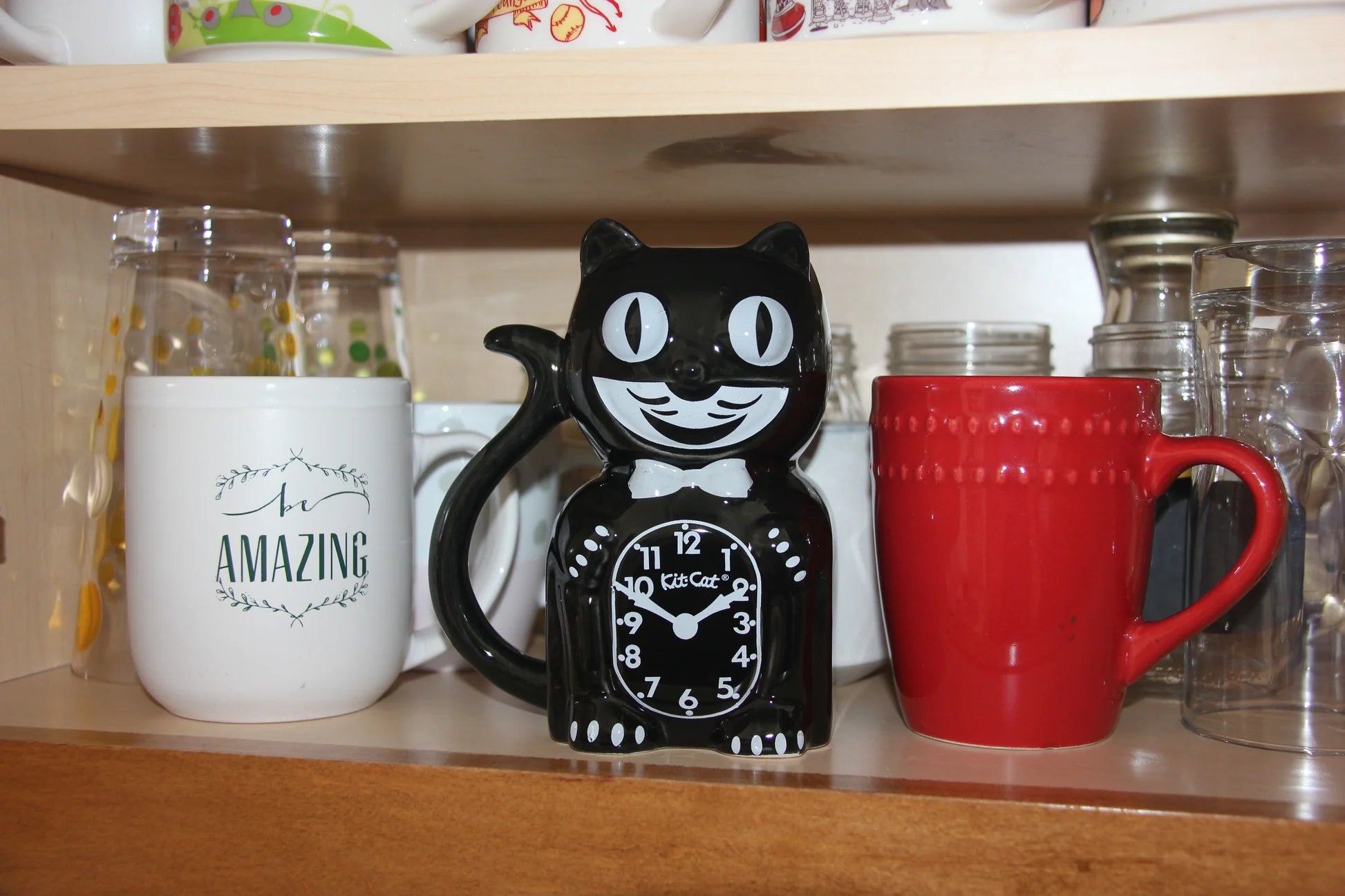 Otto's Corner Store - Kit - Cat - Klock Mug
