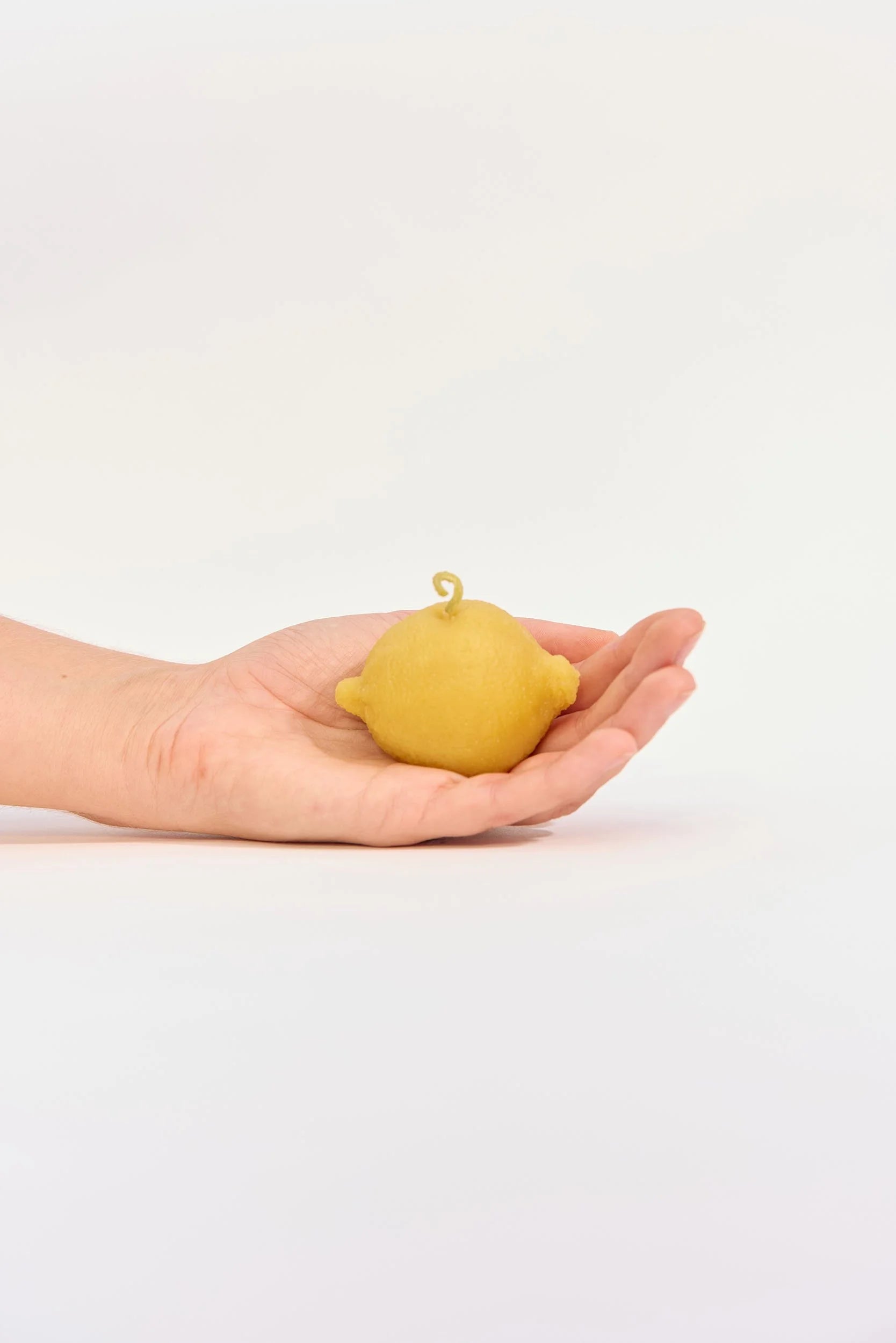 Otto's Corner Store - Lemon | Handmade Beeswax Candle