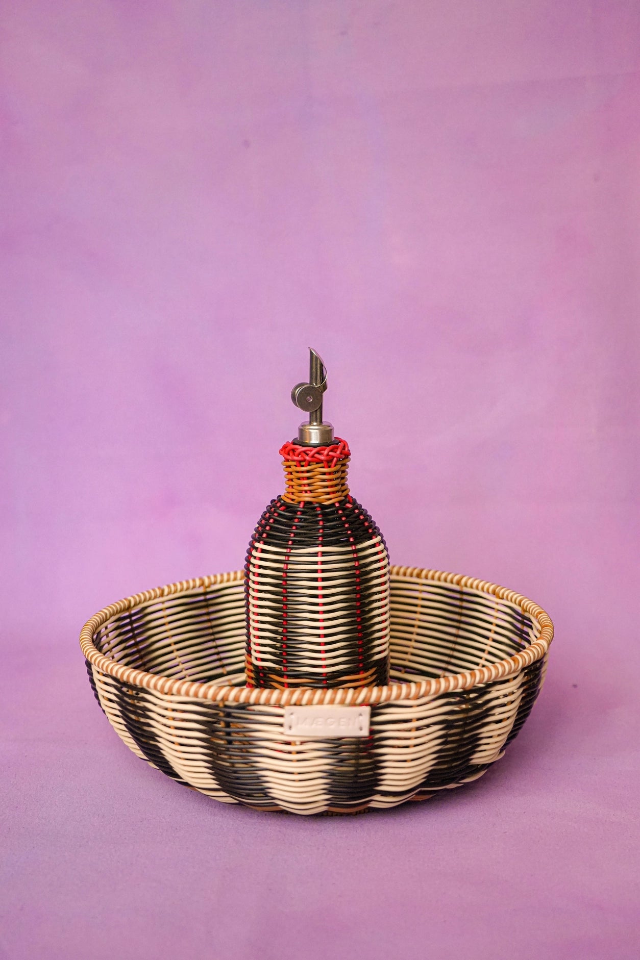 Otto's Corner Store - MÆGEN | Oil Pourer - Black/Cream