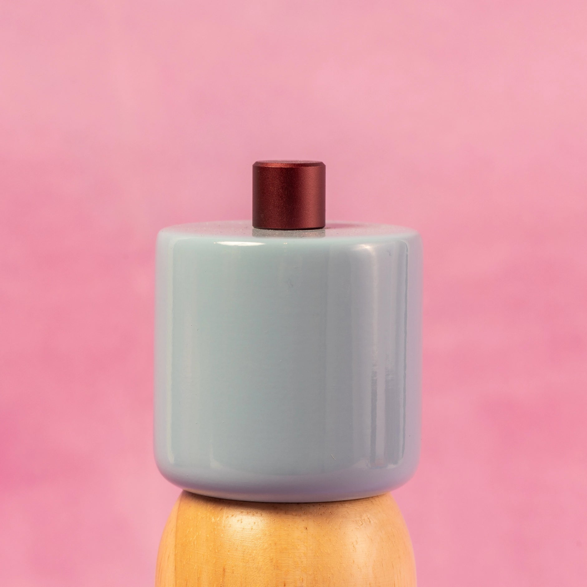 Otto's Corner Store - MÆGEN | Salt & Pepper Grinder - Light Blue/Burgundy