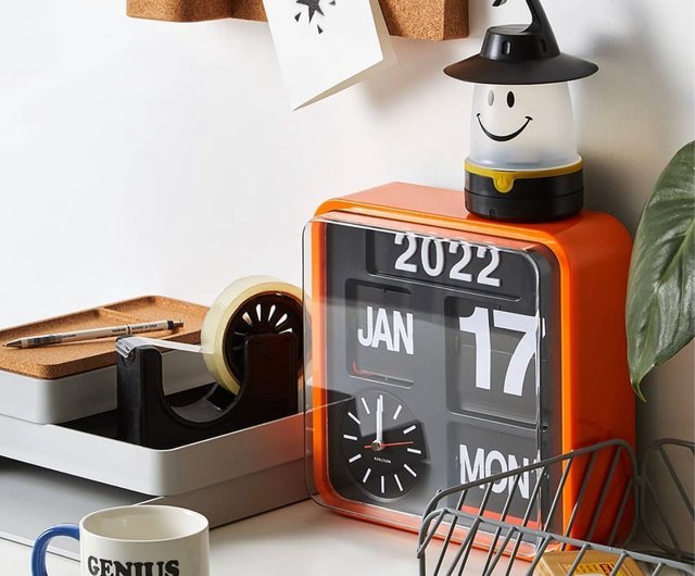 Otto's Corner Store - Mini Flip Clock - Orange