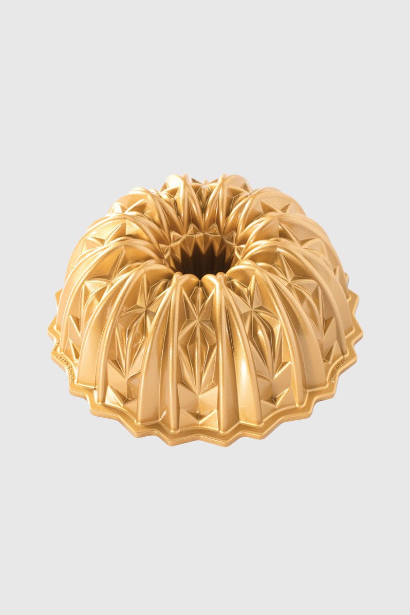 Otto's Corner Store - Nordic Ware - Cut Crystal Bundt 25.5 x 25.5 x 9.5cm