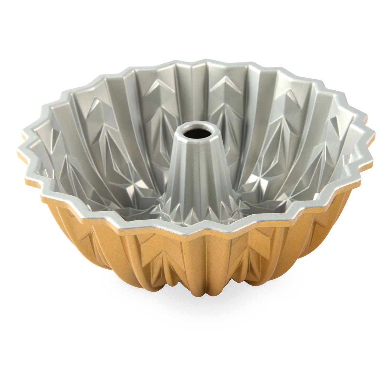 Otto's Corner Store - Nordic Ware - Cut Crystal Bundt 25.5 x 25.5 x 9.5cm