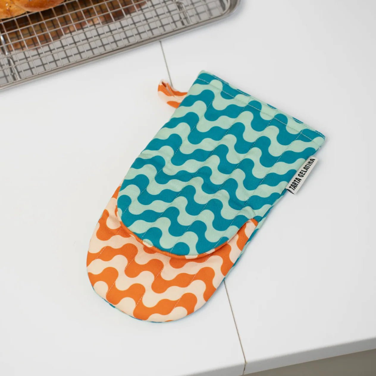 Otto's Corner Store - Tarta Gelatina | Cookie Dough Oven Mitt